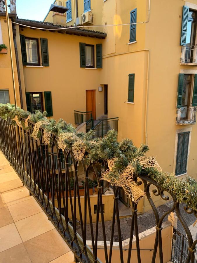 Palazzo Teatro Vecchio-Holiday Suites Salo Luaran gambar