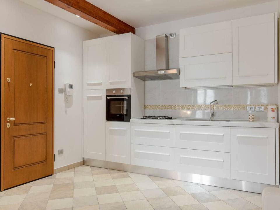 Palazzo Teatro Vecchio-Holiday Suites Salo Luaran gambar